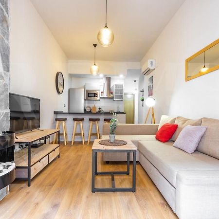 Cozy Flat With Common Pool & Parking - Center By Rems Apartment Malaga Bagian luar foto