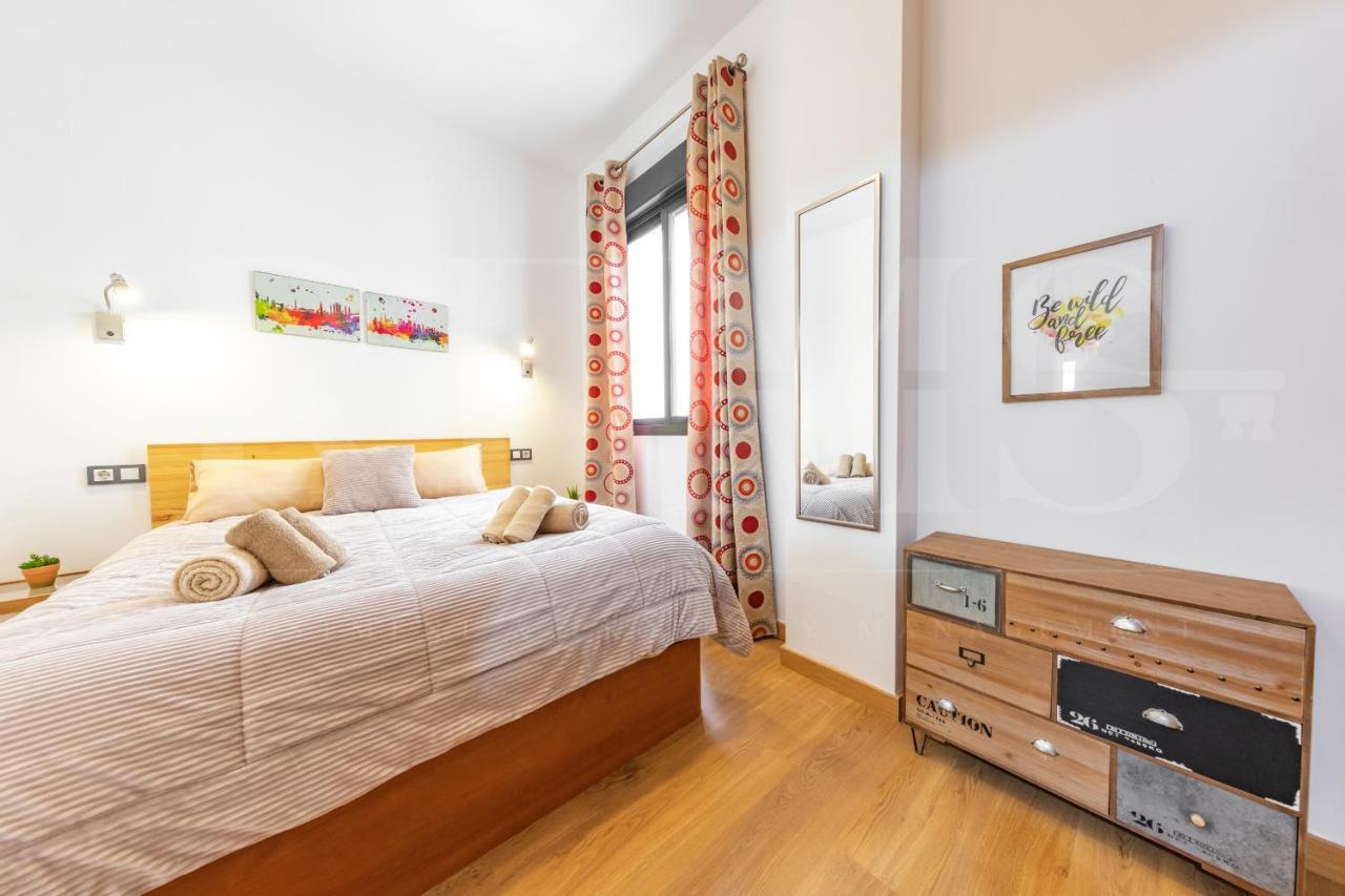 Cozy Flat With Common Pool & Parking - Center By Rems Apartment Malaga Bagian luar foto