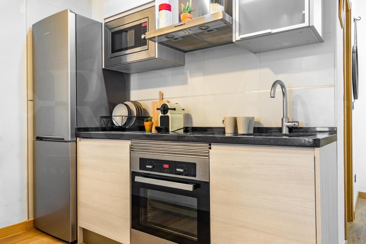 Cozy Flat With Common Pool & Parking - Center By Rems Apartment Malaga Bagian luar foto