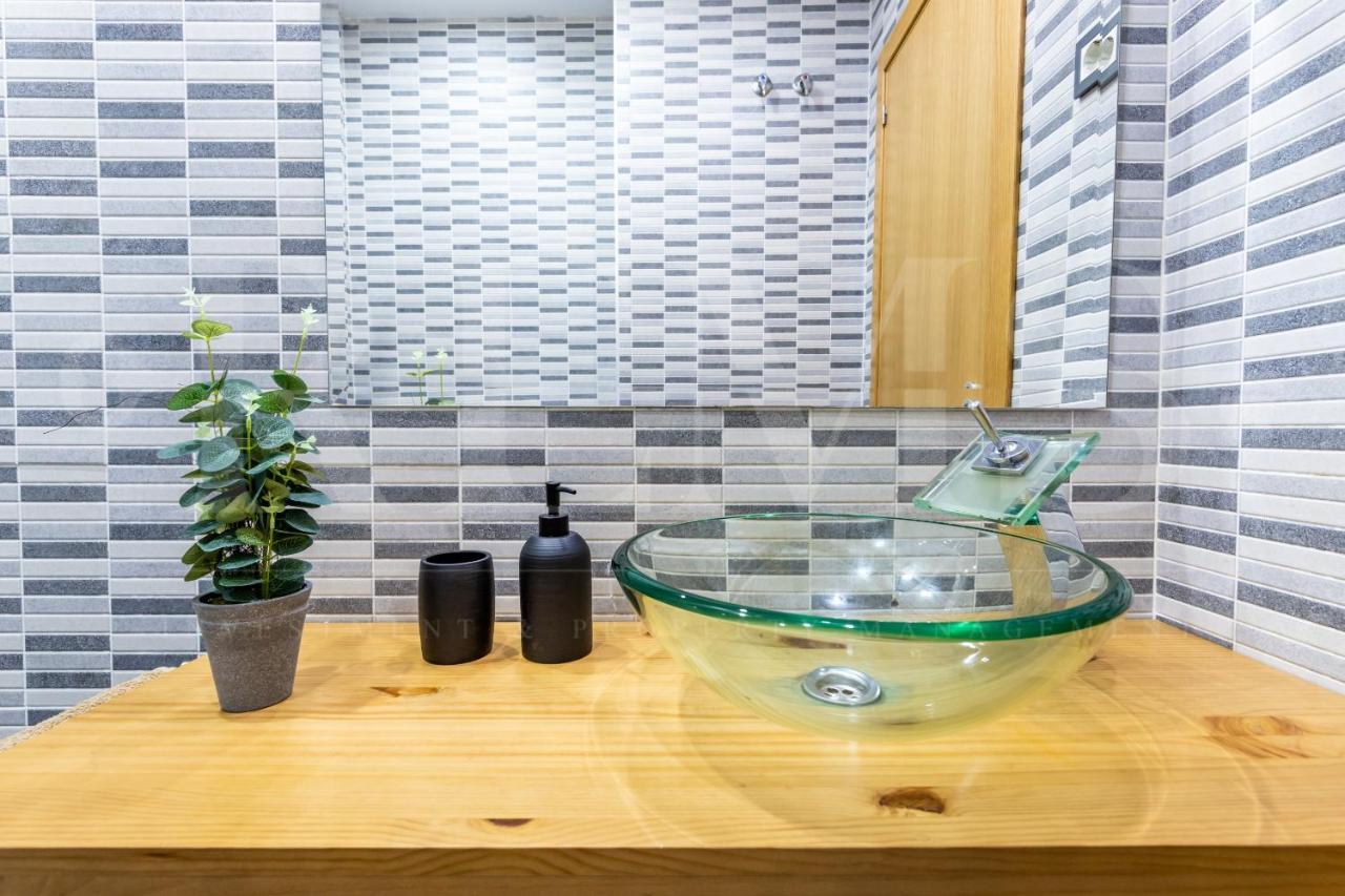 Cozy Flat With Common Pool & Parking - Center By Rems Apartment Malaga Bagian luar foto