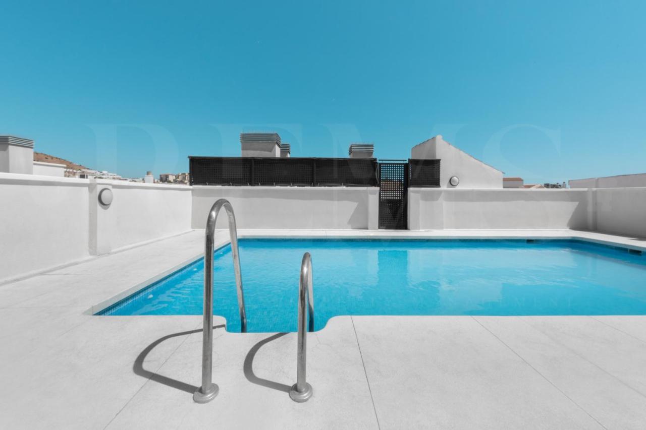Cozy Flat With Common Pool & Parking - Center By Rems Apartment Malaga Bagian luar foto