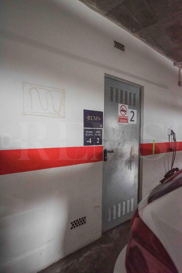 Cozy Flat With Common Pool & Parking - Center By Rems Apartment Malaga Bagian luar foto